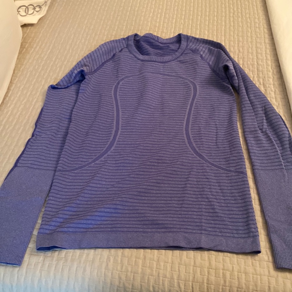 Lululemon Size 6 long sleeved athletic shirt